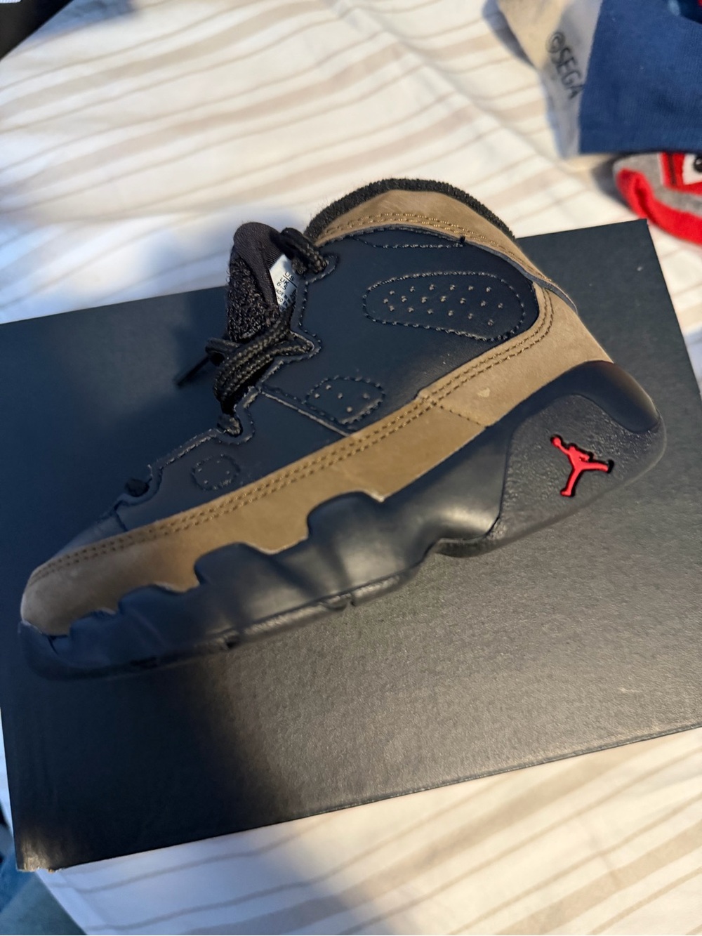 Jordan Kids' Black and Brown Low-Top Sneakers with Red Jumpman